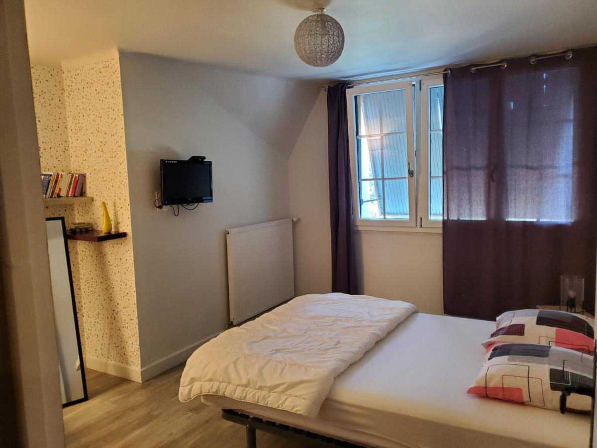 Logement Aux Levades - Bed and Breakfast Eyrein