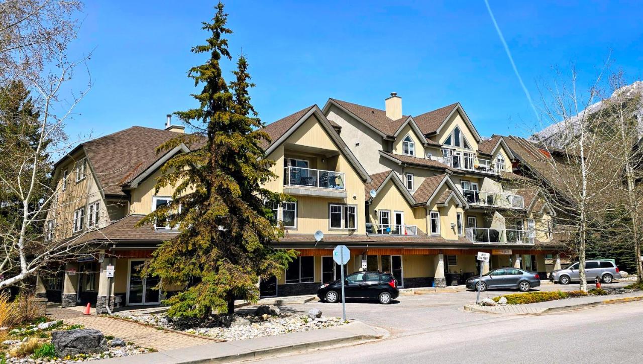 PRC Annex - Pet Friendly - B&B Canmore