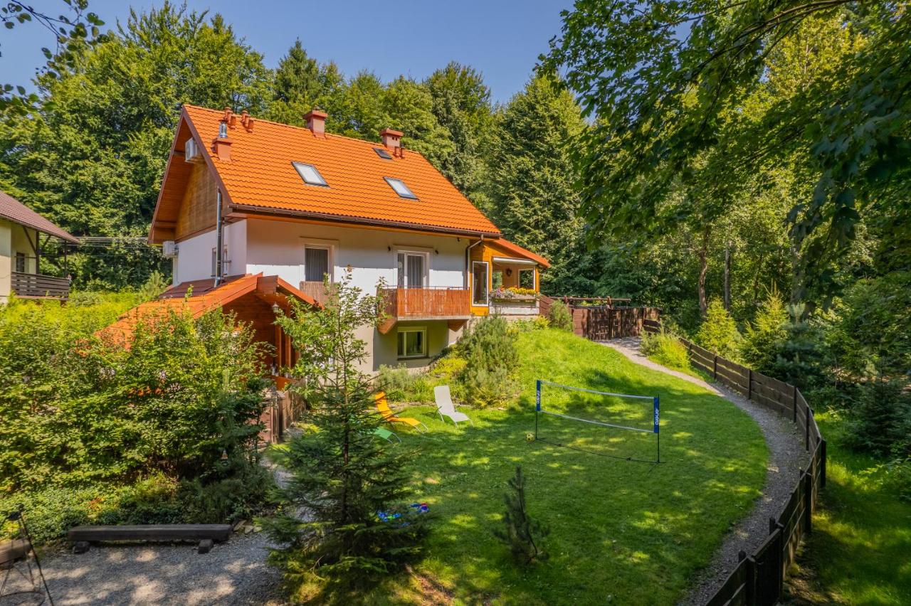 Przystanek Leśna 3 Apartamenty nad strumieniem, otoczone lasem u stóp Beskidów - B&B Targanice