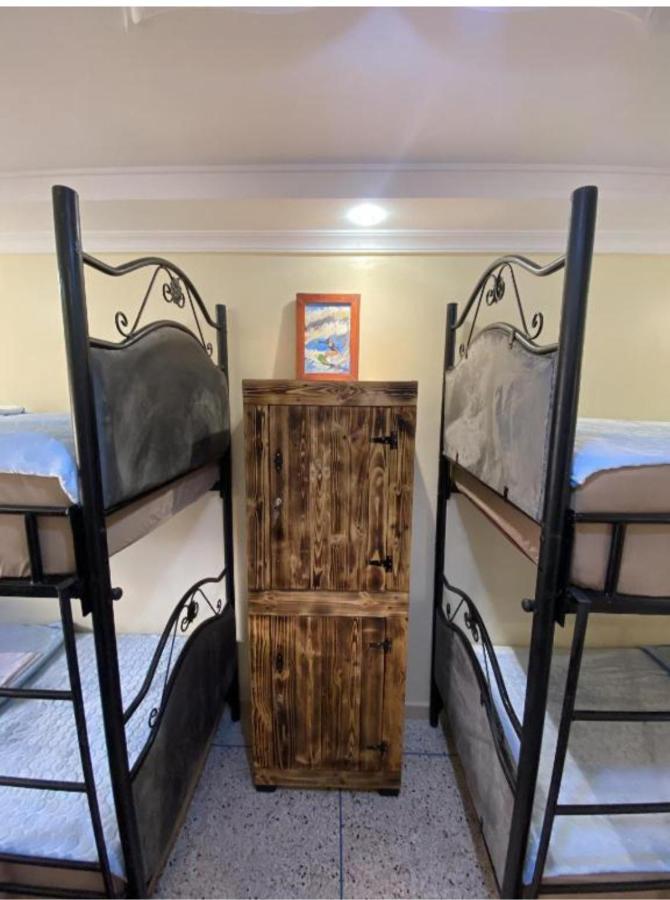 Posto Letto in Dormitorio Misto con 6 Letti