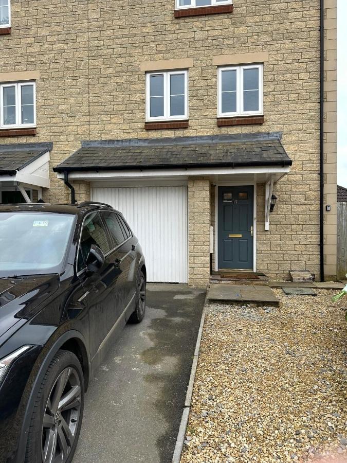 Location, lovely family home - B&B Melksham