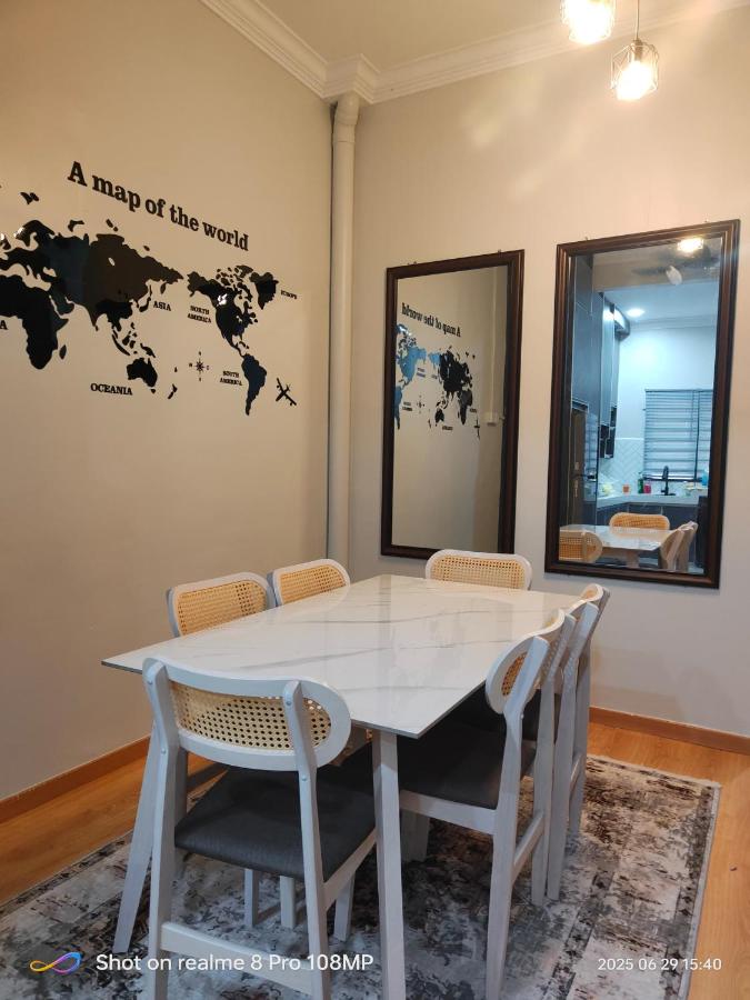 Homestay Saujana Hill - B&B