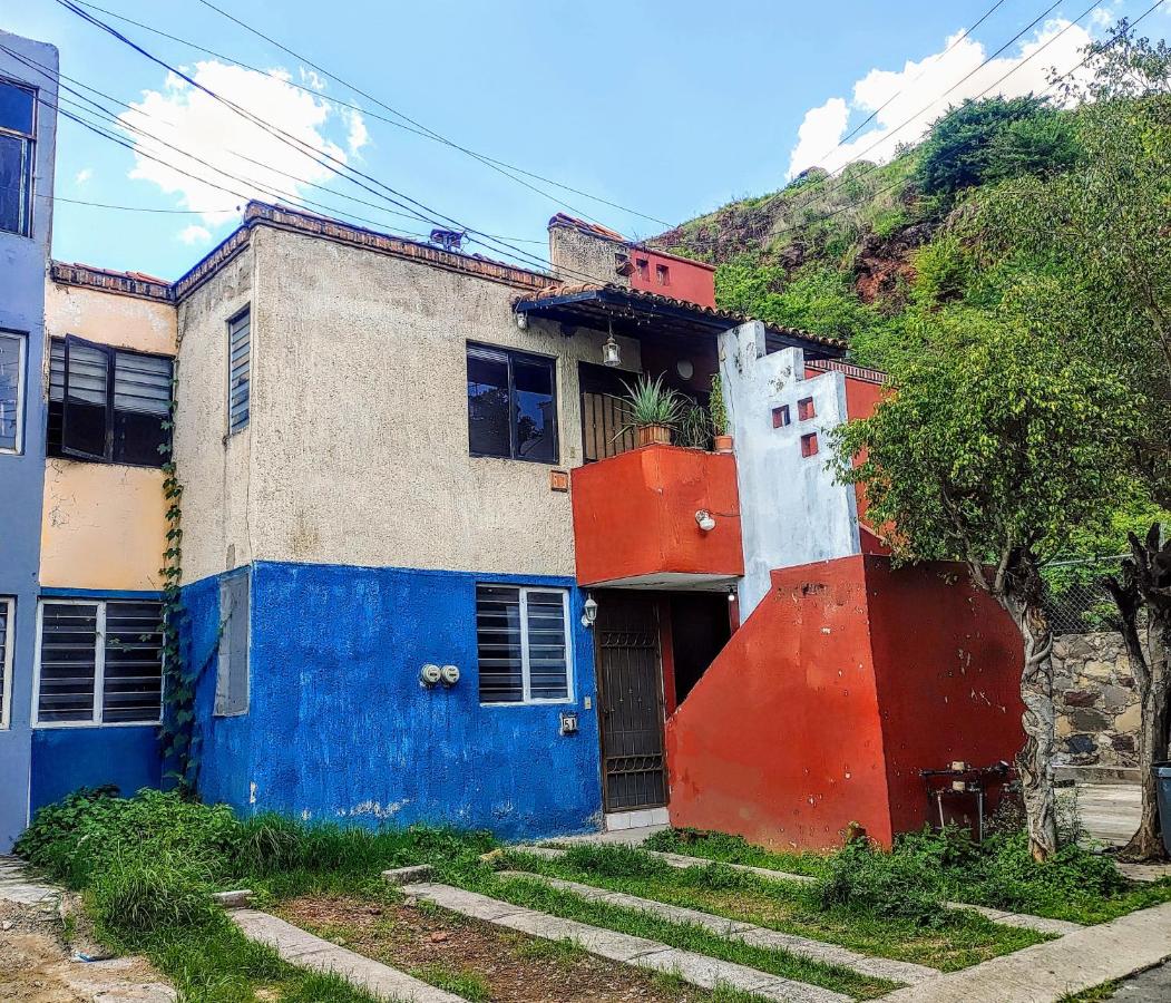 Departamento en planta alta en buena ubicacion dentro de Guadalajara - B&B Guadalajara