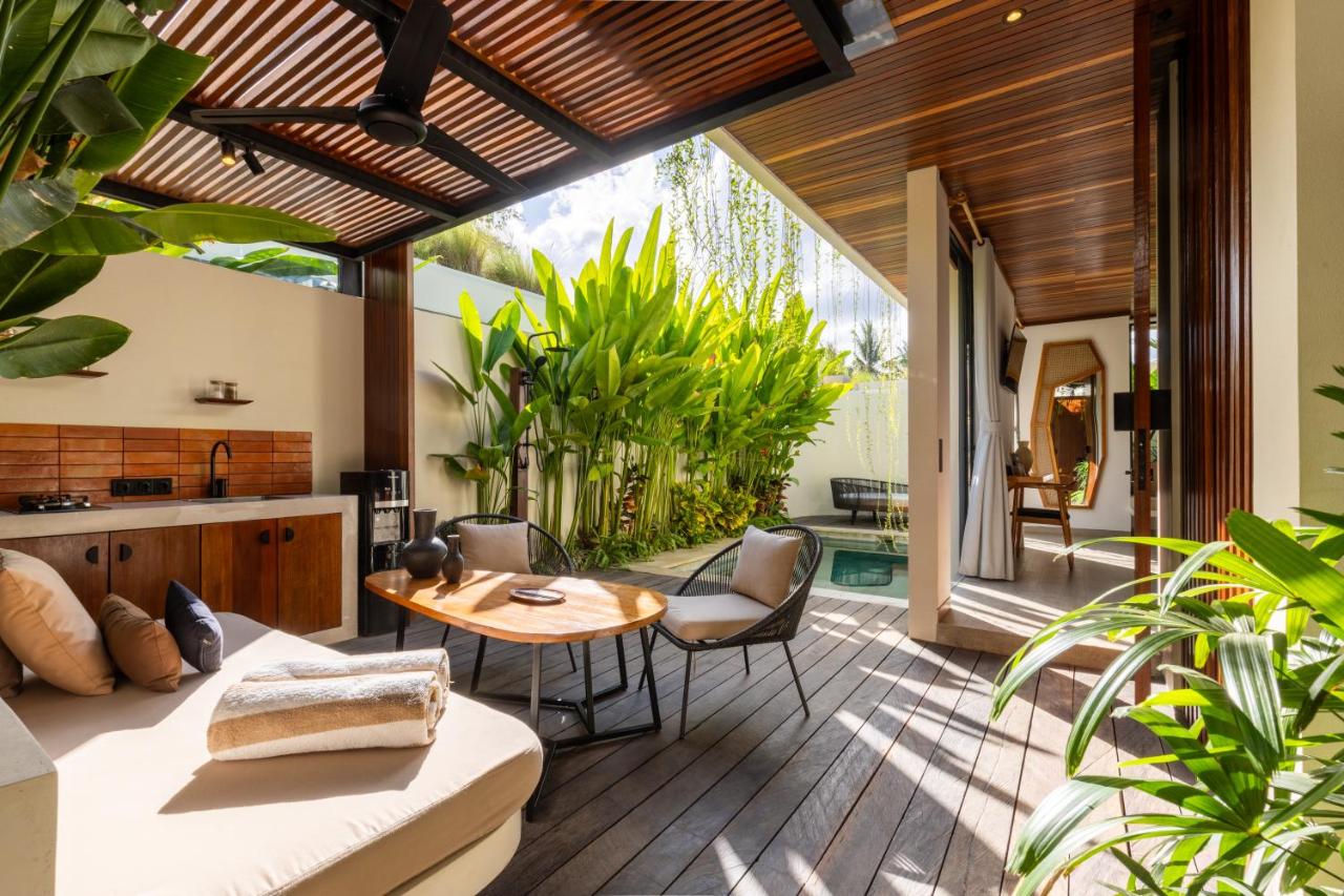 Chambre Lit King-Size - Vue sur Piscine 