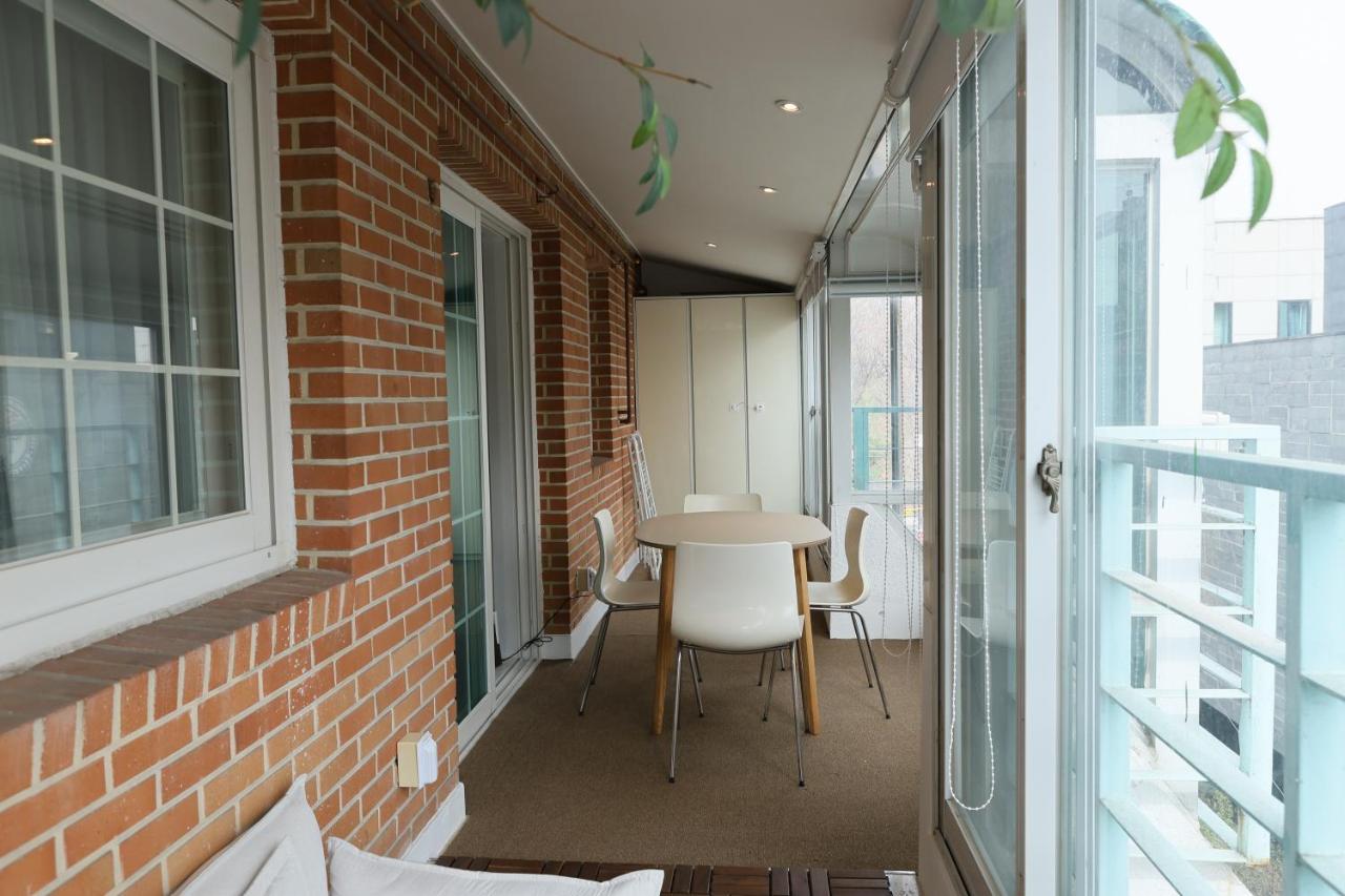 Gangnam Neat & Cozy Stay l Near Station - B&B Seúl