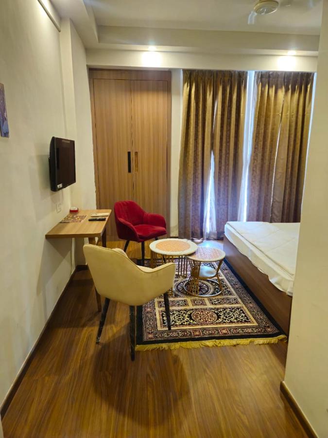 Omaxe ITC studio - B&B Greater Noida