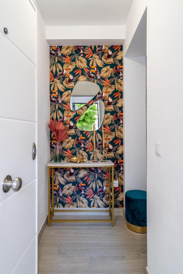 Apartamento entero con solárium en Sabinillas, con piscina y al lado del Puerto de la Duquesa - B&B