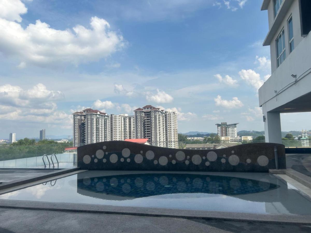Lovely Luxury Poolview - Chambres d’hôtes Kajang