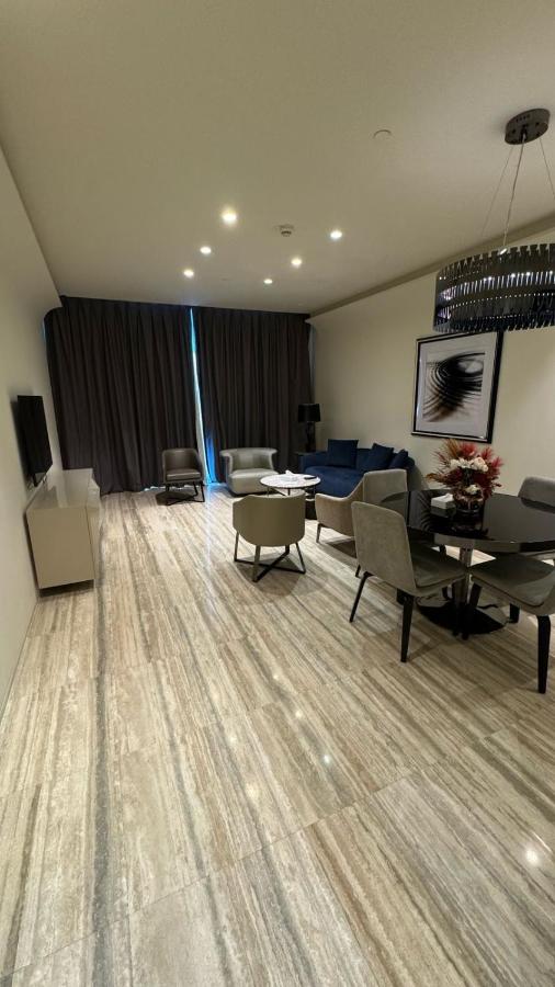 Deluxe One-Bedroom Apartment