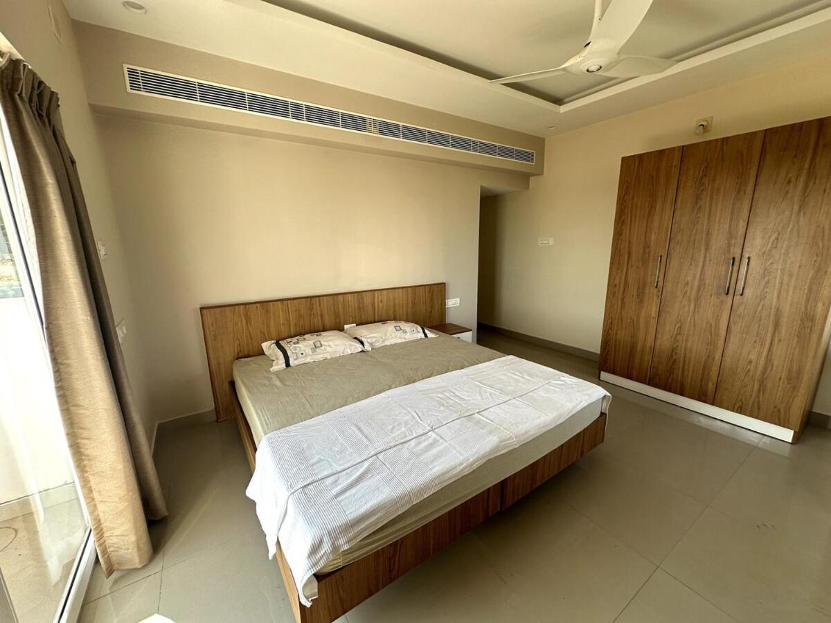 Ocean View 4 BHK Apartment - Ferienwohnung Kannur
