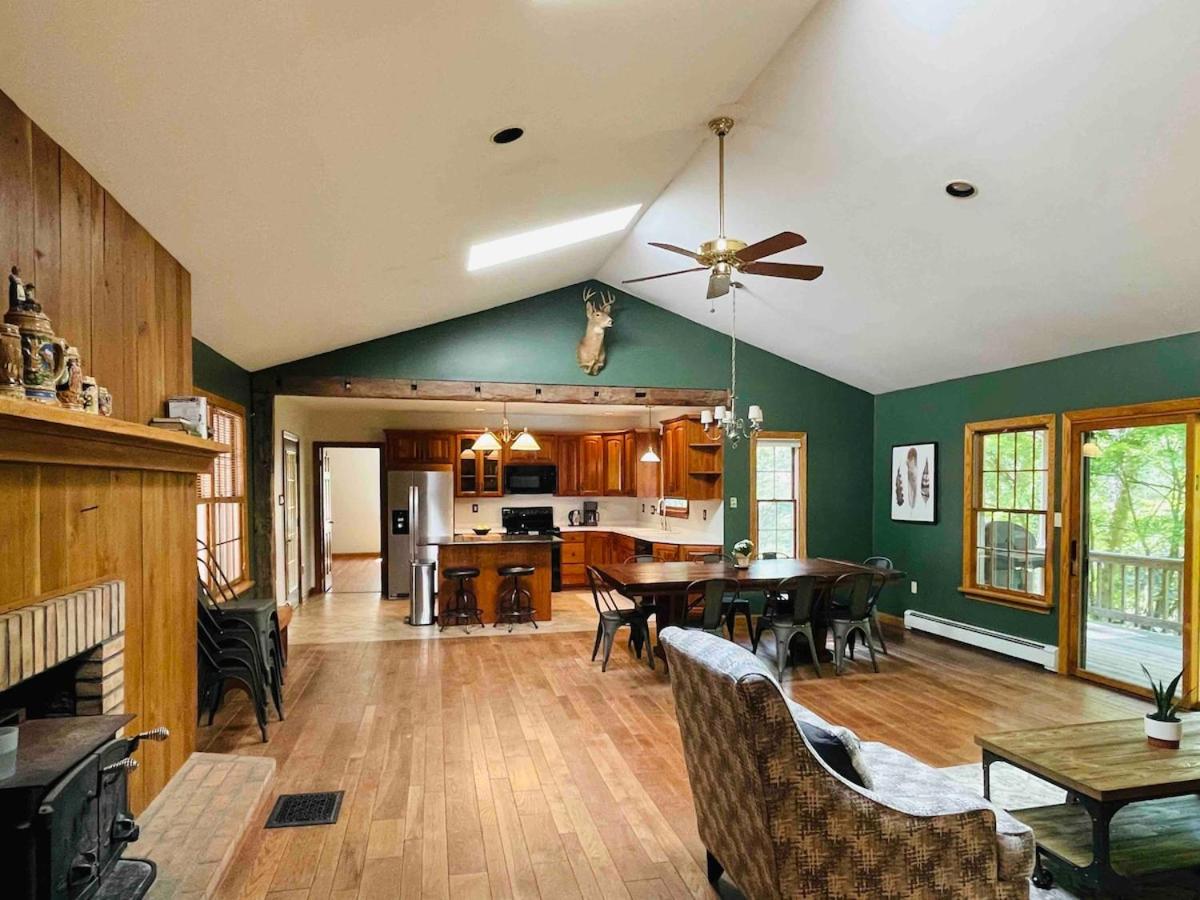 Hidden River Lodge at Hawk Mountain - B&B Orwigsburg