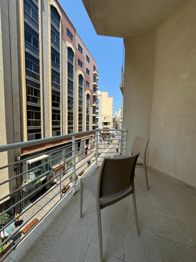 The Collective Guesthouse - Bed and Breakfast Sliema