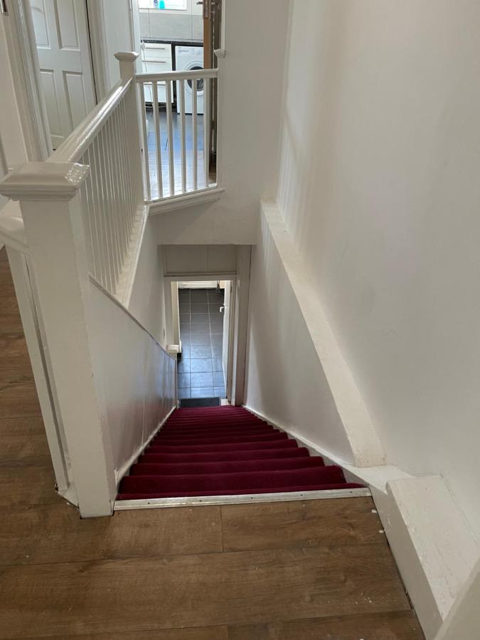 Kingsbury Service Accommodation - B&B Colindale