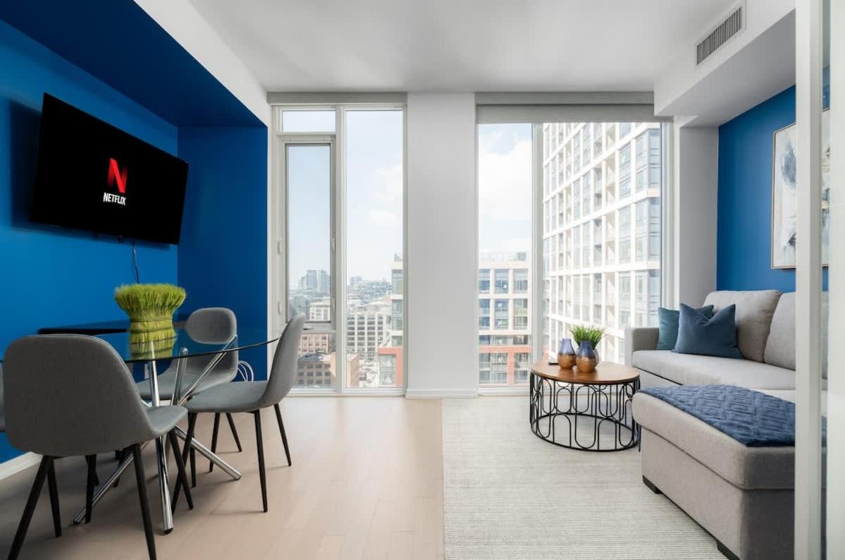 Chic & Cozy 1-Bedroom Condo in Peter Street - B&B Toronto