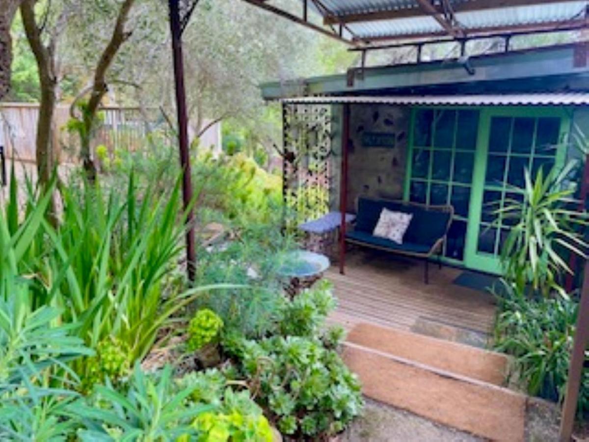 Sutton Spring Art Retreats - B&B Daylesford