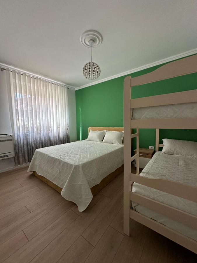 Papa's Apartment - Ferienwohnung Korça