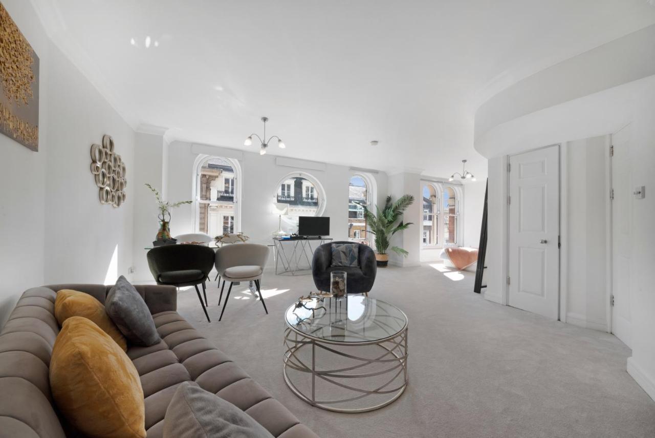 3 Bedroom Penthouse with Roof Terrace in Covent Garden - B&B