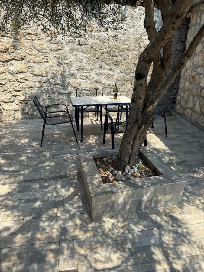 Apartments Vidovic -Lara - B&B Trpanj