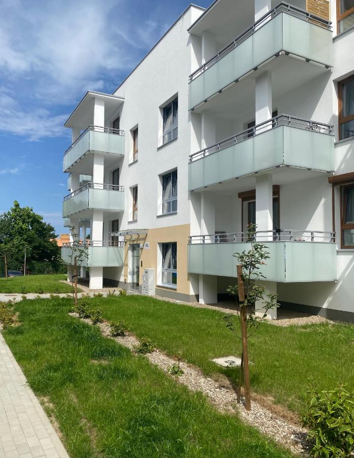 Sunny Franciszkanska 4 osob Nowy apartment 2 min z S6 - Bed and Breakfast Koszalin