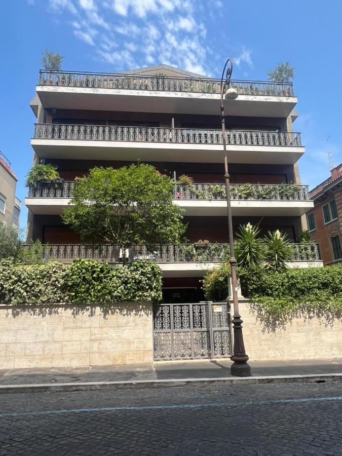 Savoia House, modern apartment near Villa Borghese - Chambres d’hôtes Rome