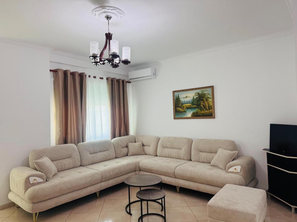 Modern apartament in the heart of Vlora - Bed and Breakfast Vlorë