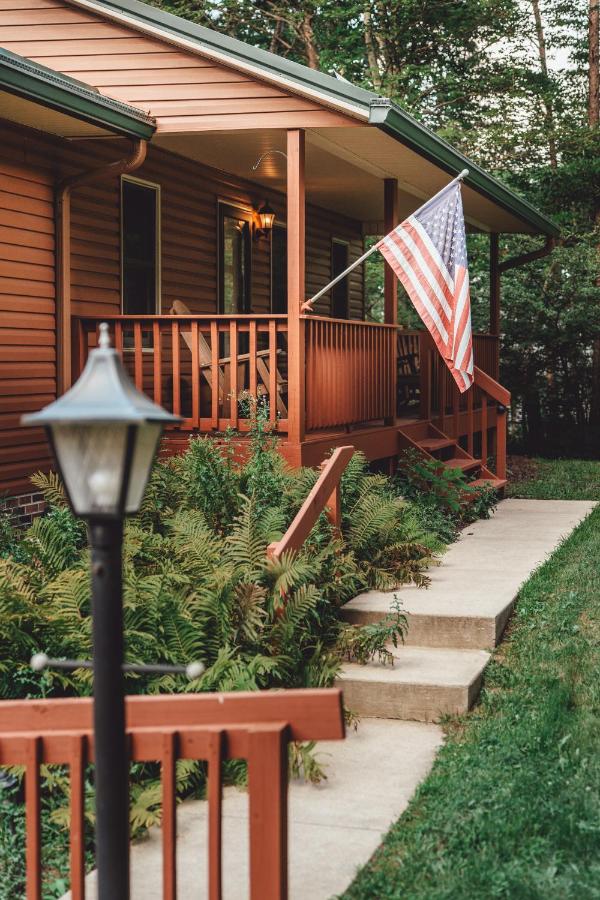 Bigfoot's Hideout - A Hocking Hills Escape - B&B Logan