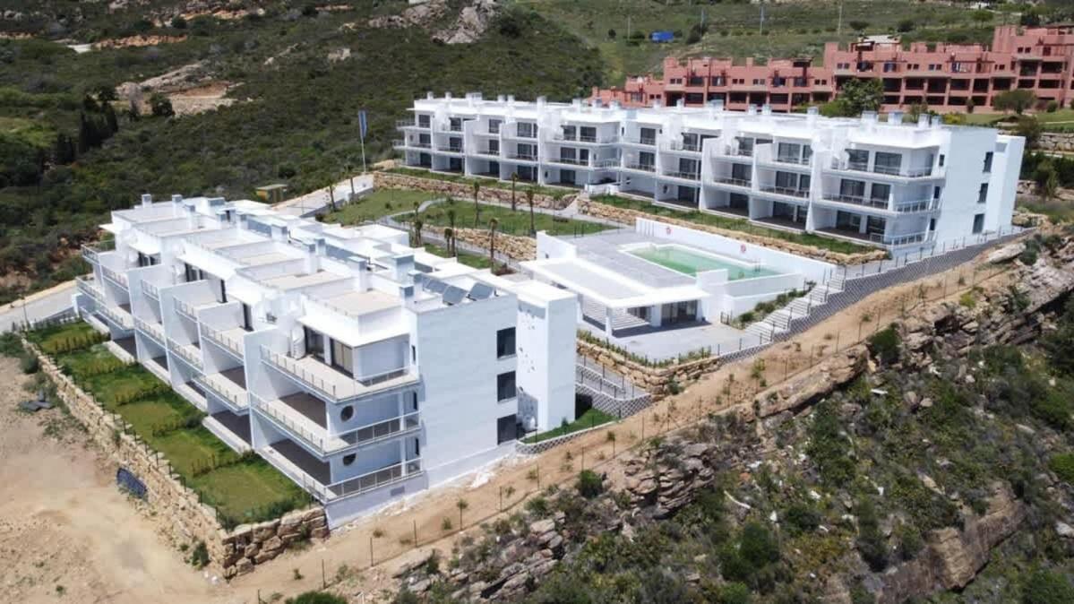 Domillion Sunrise 2bdr 2bath Gibraltar view - B&B Sotogrande