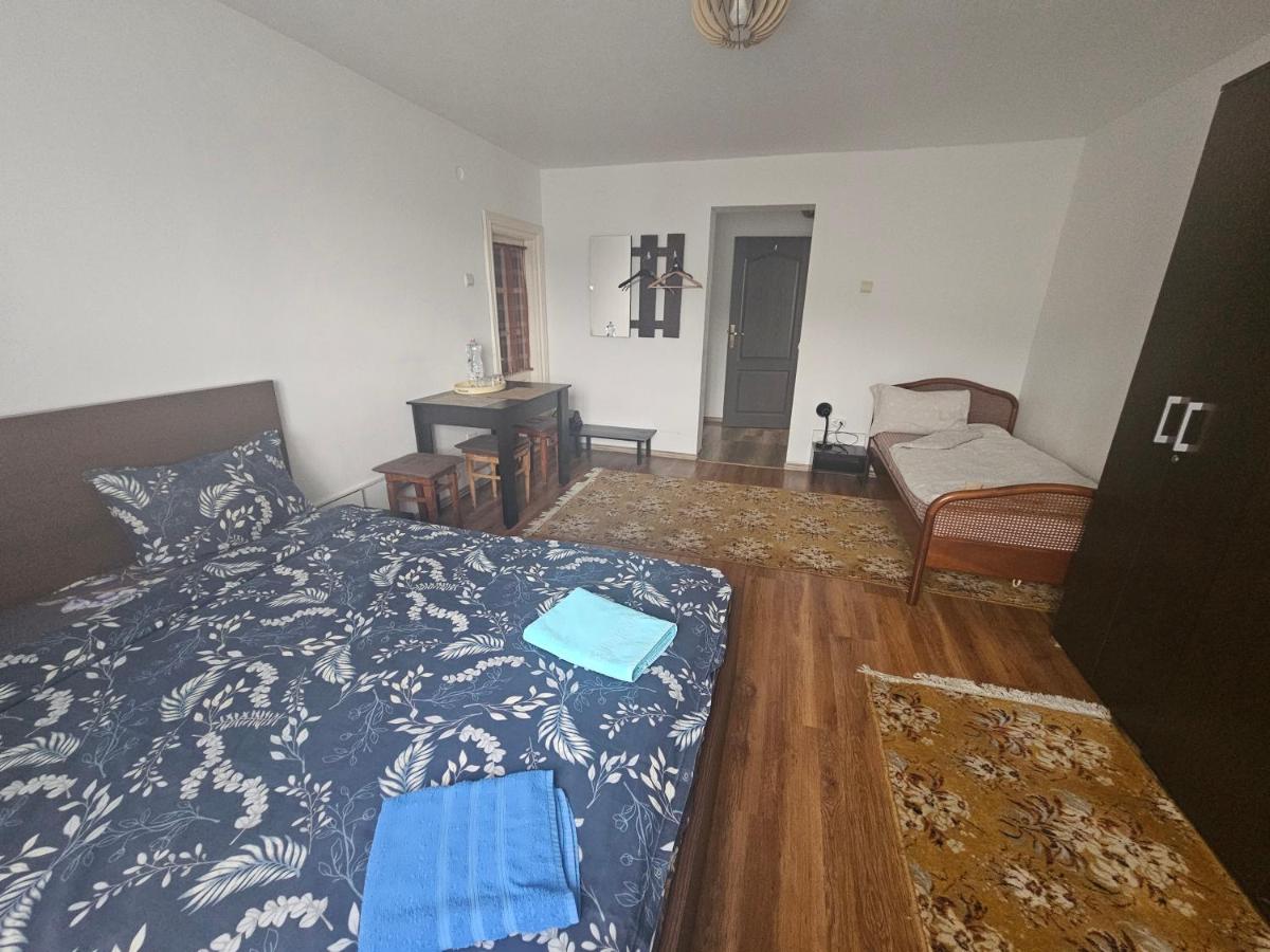 Chambre Familiale avec Salle de Bains Privative