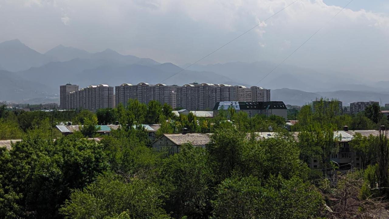 Светлая квартира в центре - Ferienwohnung Almaty