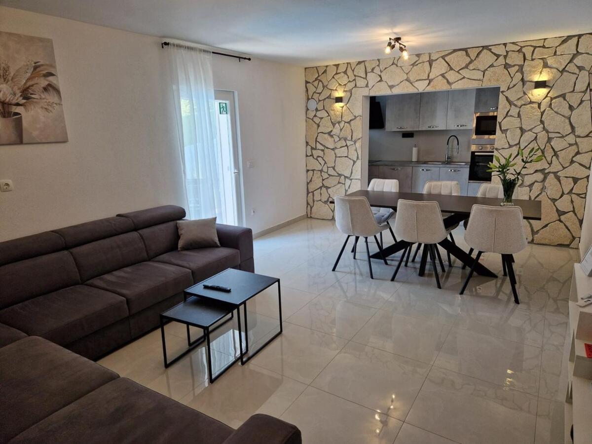 Apartman Mista - B&B Salona