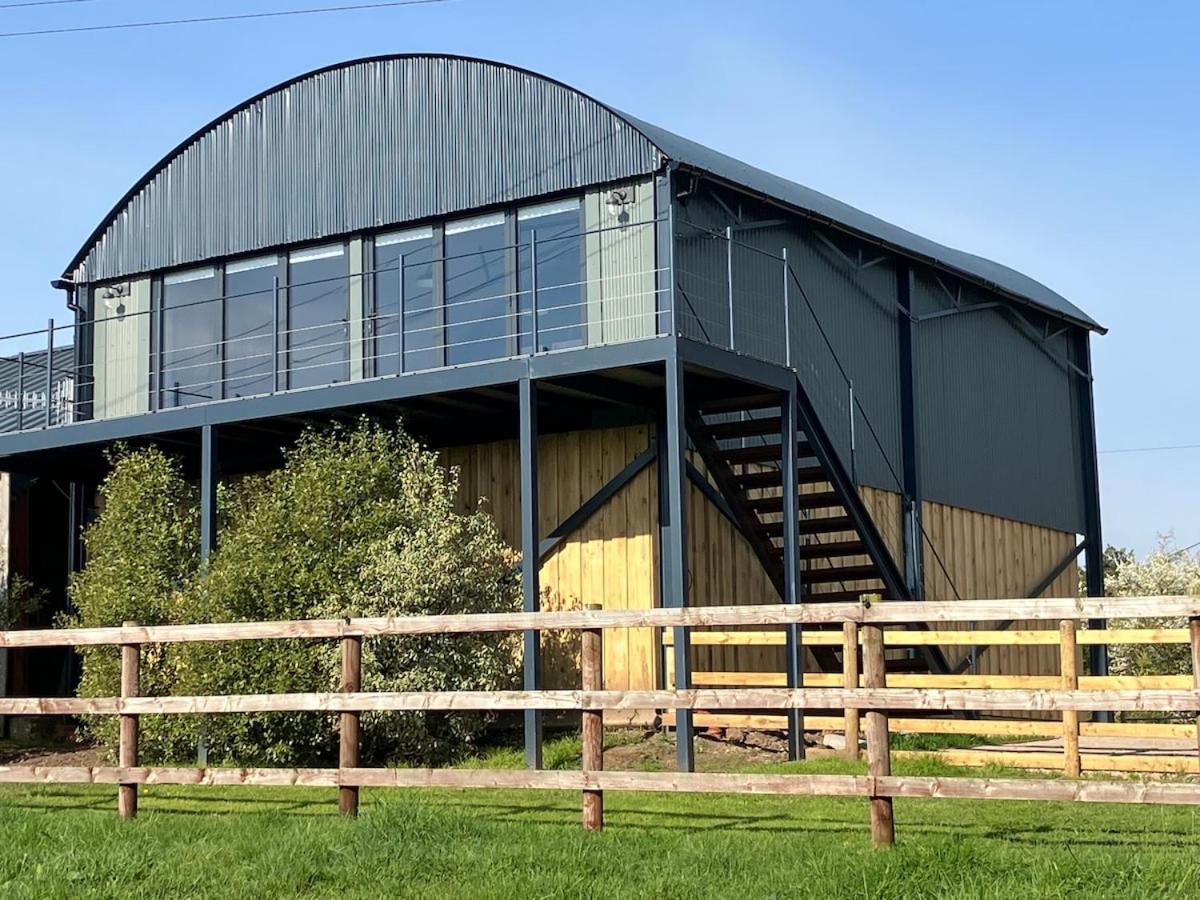 Stunning Contemporary Dutch Barn Conversion - B&B