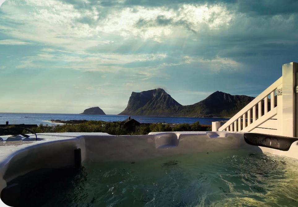 Cabin Panorama Lofoten with Jacuzzi Magic view - B&B Offersøya