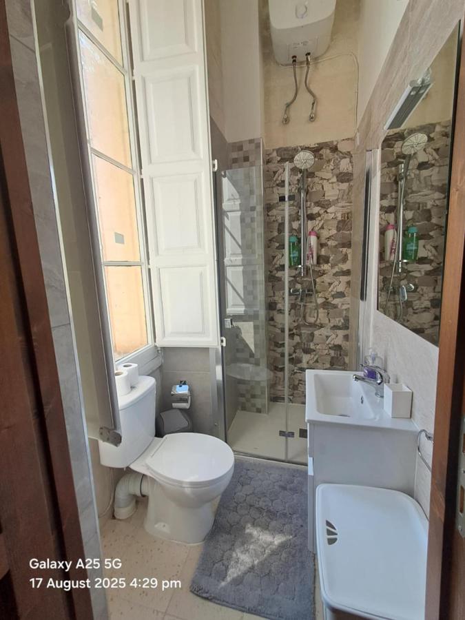 Deluxe Double Room with Shower