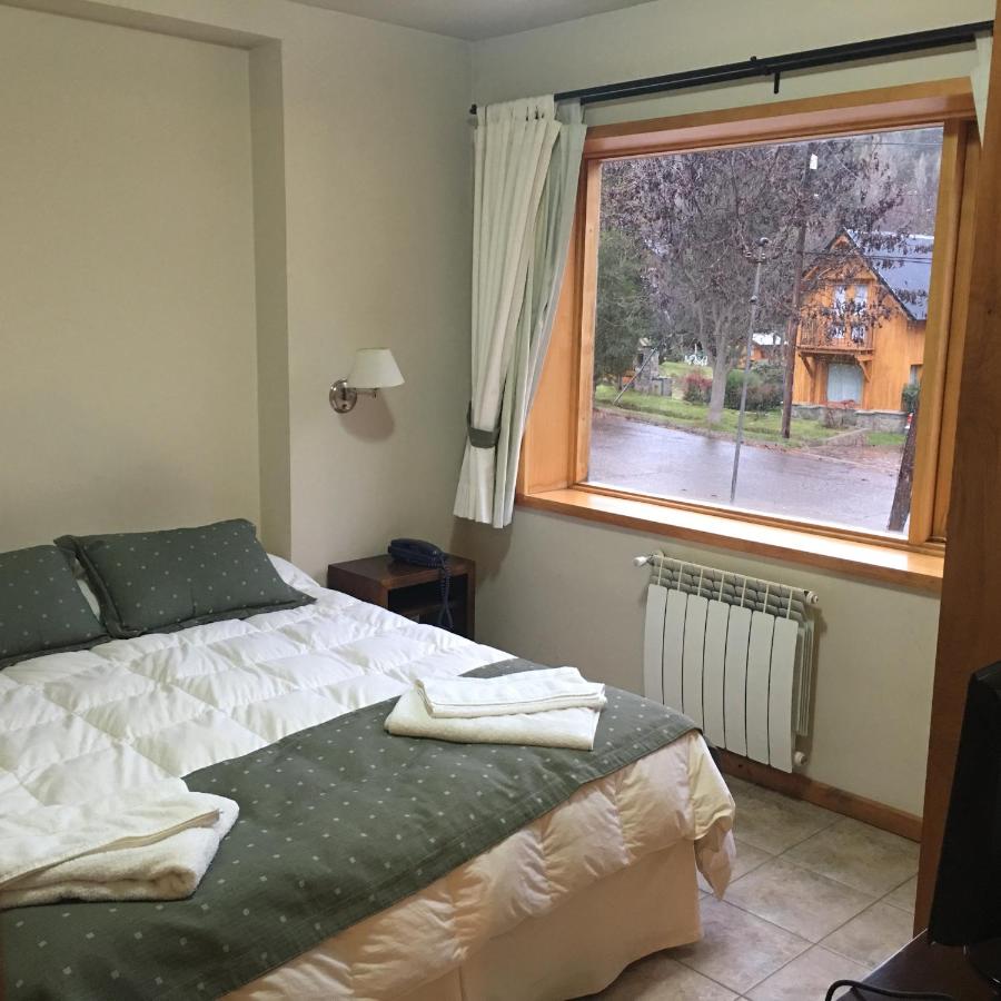 One-Bedroom Apartment (2 Adults + 2 Children)