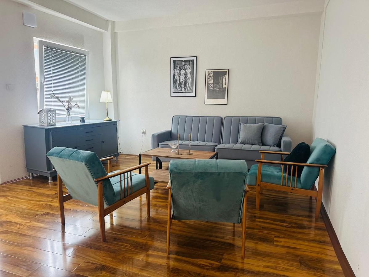 The Corner House - Bed and Breakfast Delcevo