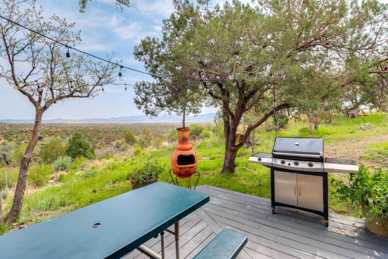 Mtn-View Gem on 20 Acres Patagonia Cabin Hideaway - B&B Patagonia