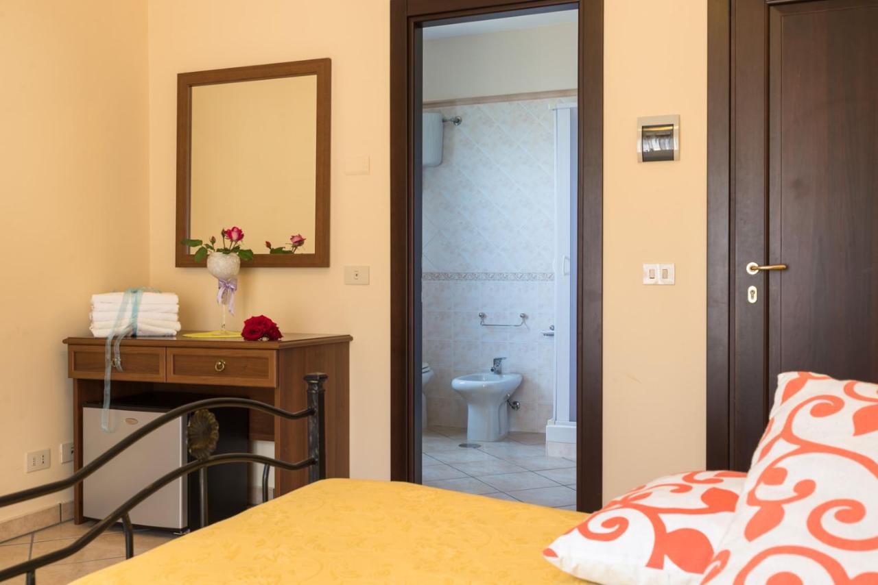 Habitación Doble con balcón (2 adultos + 1 niño)