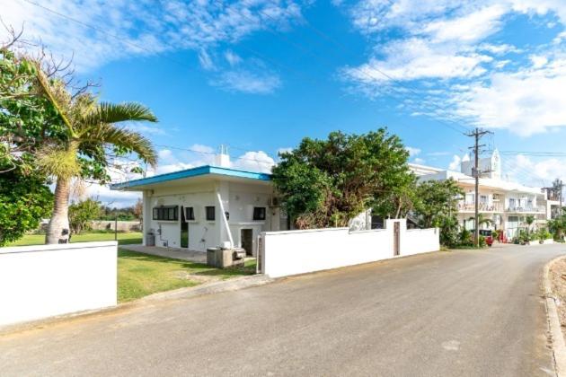 Green Beach House Iezima / Vacation STAY 8892 - B&B Ie