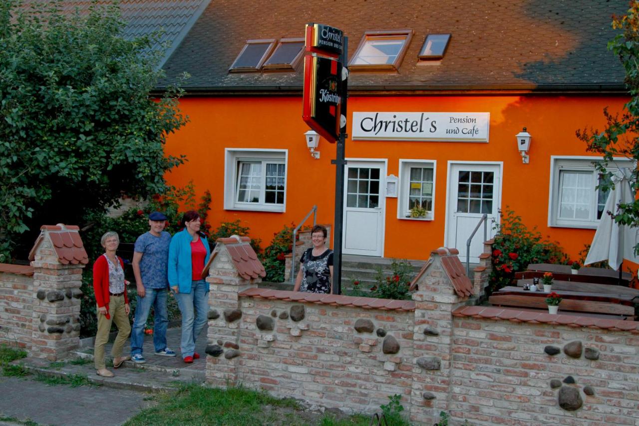 B&B Brandenburg - Christel's Pension - Bed and Breakfast Brandenburg