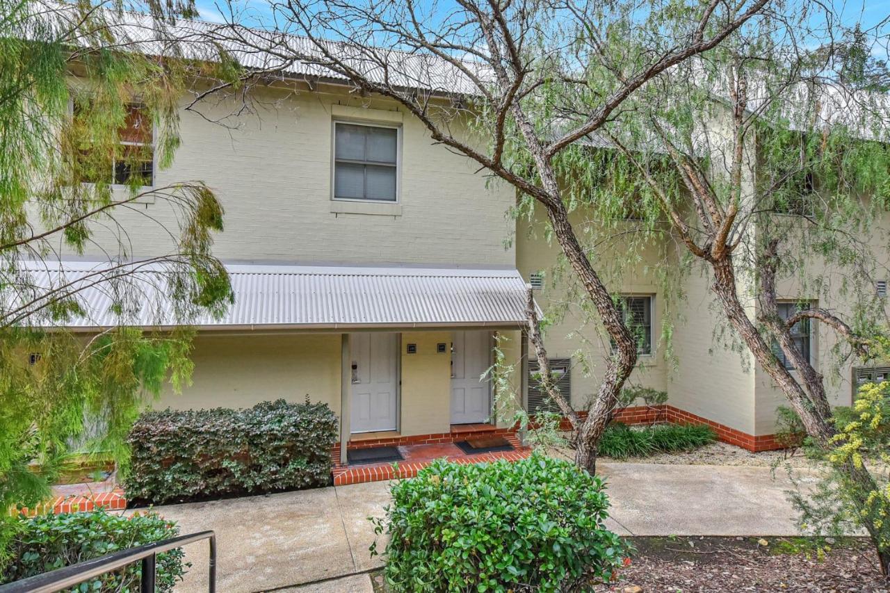 Private 1bdr Villa Pinot located within Cypress Lakes Resort - B&B Pokolbin