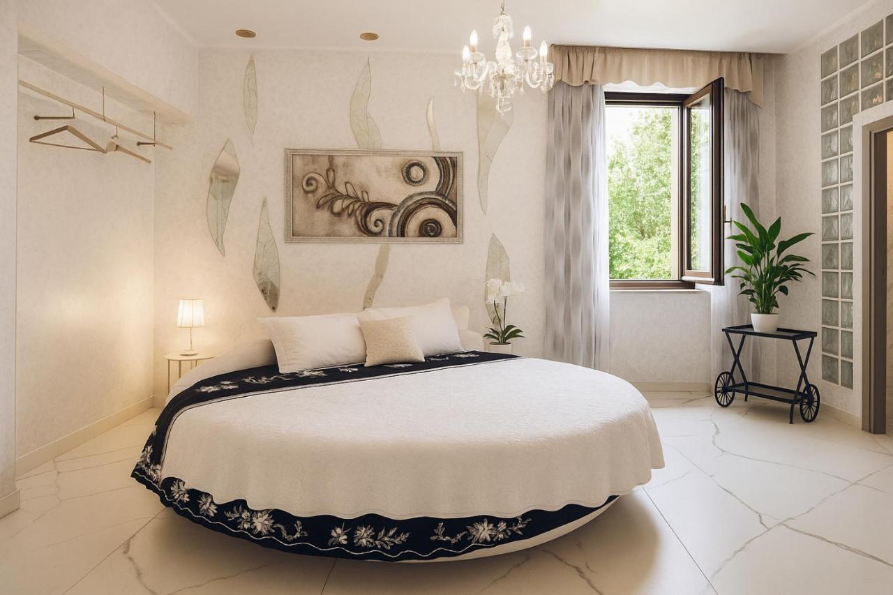 Deluxe Double or Twin Room with Spa Bath