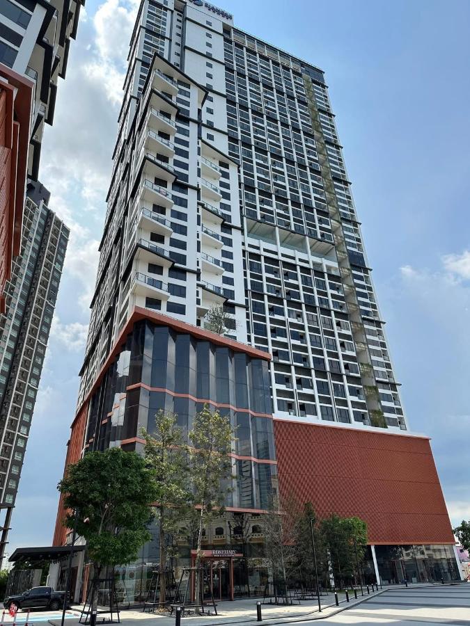 Rama9 Loft Life - Bed and Breakfast Bangkok
