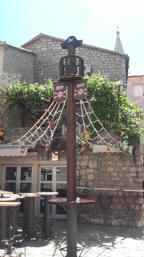 Apartment Stari Grad - Ferienwohnung Budva