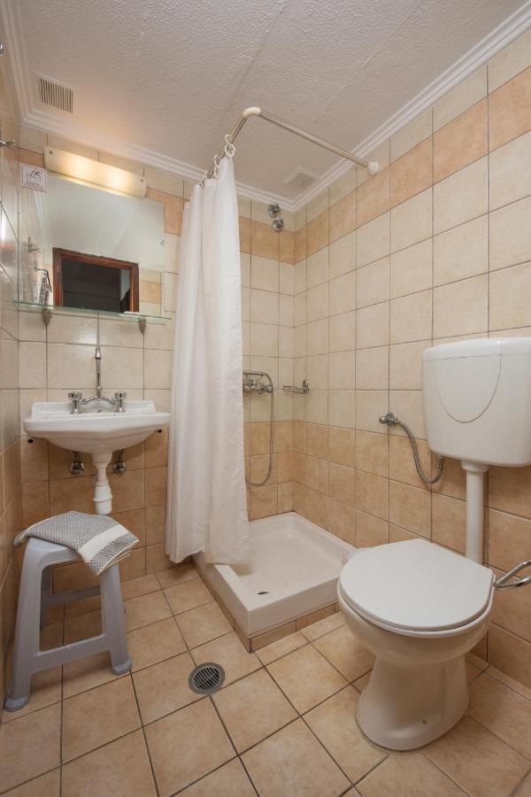  Studio (2 Adults) - Ground Floor