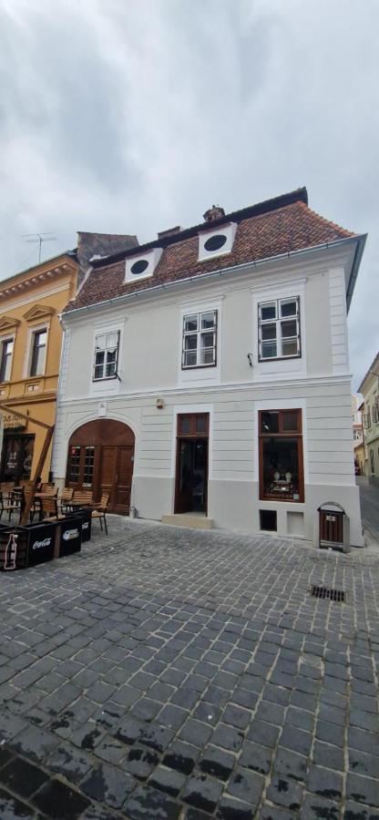 Rossmarkt Apartments - B&B Braşov