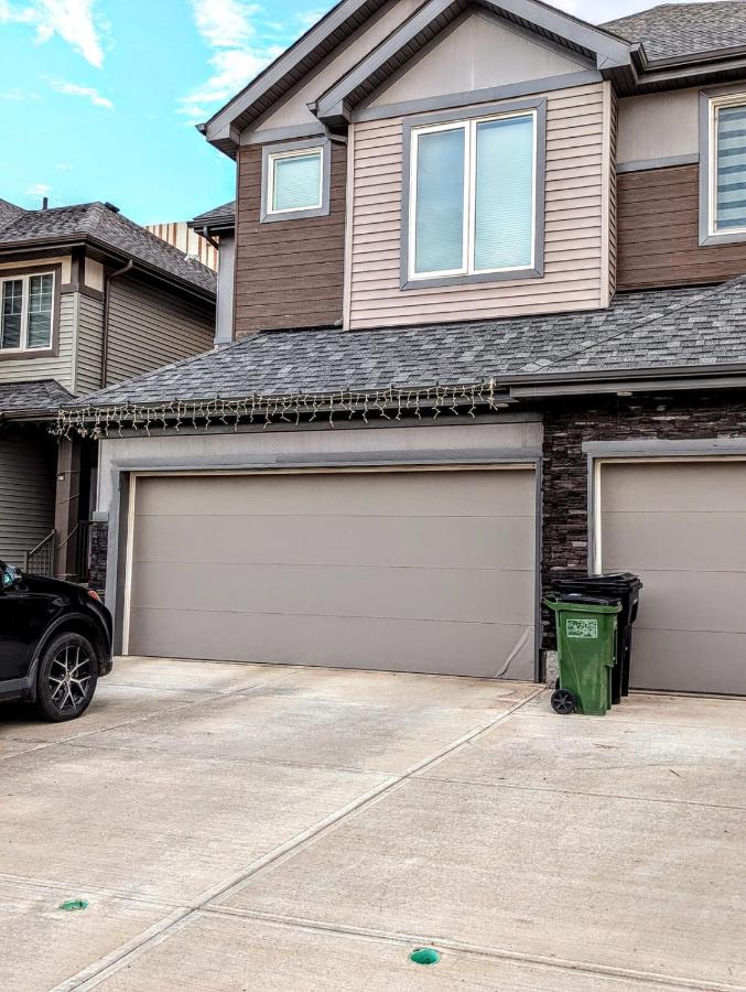 Basement Suite in Desrochers SW - B&B Edmonton