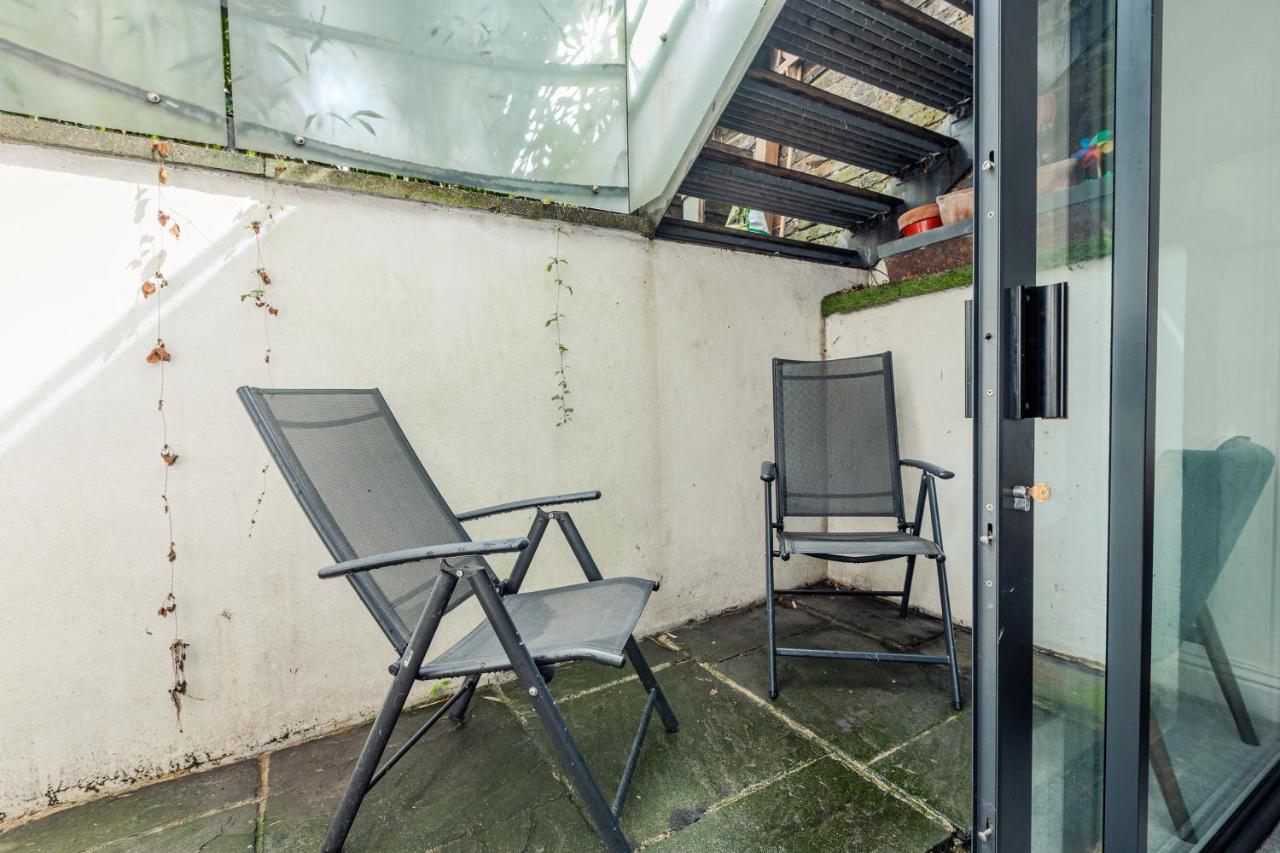 Cozy 1BR flat near River Thames, 9min Hammersmith - Ferienwohnung London