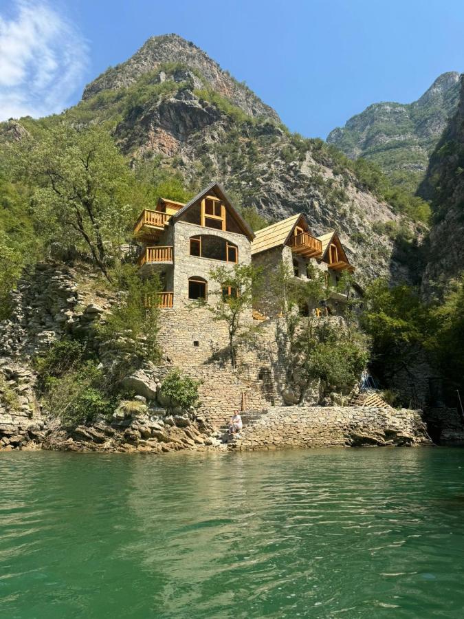 Te Konaku, Komani Lake - B&B
