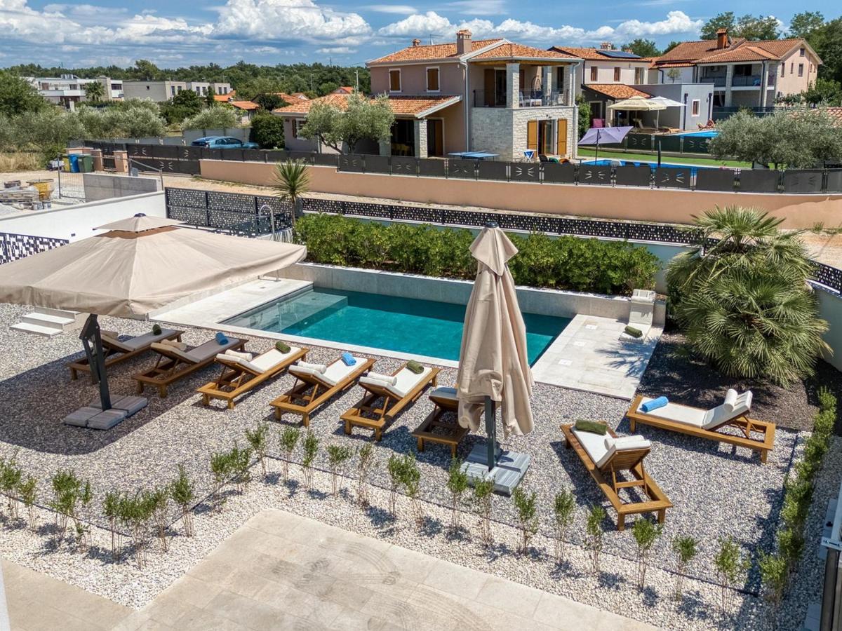 Apartment Elisadora II - Bed and Breakfast Poreč