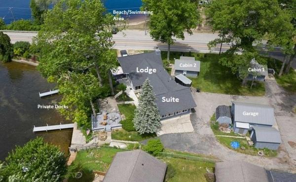 Waterfront Suite with Dock, Firepit, BBQ - B&B Newaygo